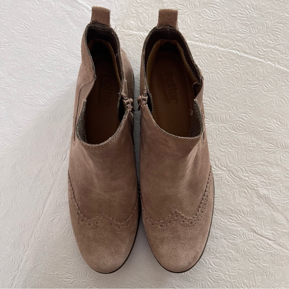 NWOB Hotter County Chelsea Boot Tan Suede US Size 9 - Picture 4 of 16
